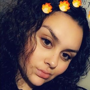 Meet your Posher, Elesia